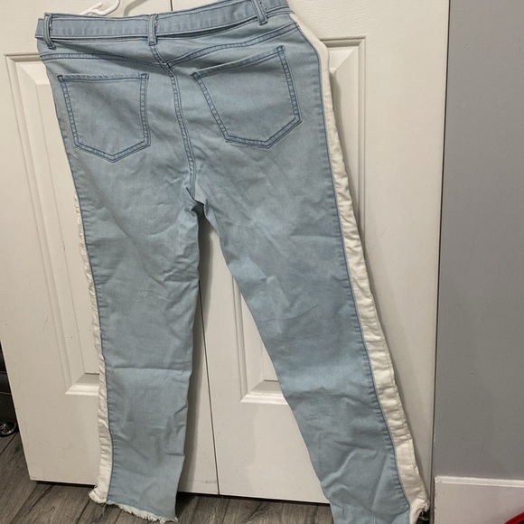 Blue and white jeans - Picture 2 of 3